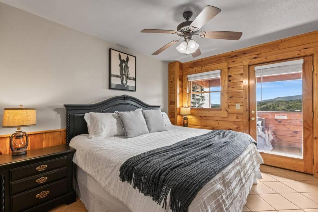 Cozy Cabin In The Smokies!!! Fully Furnished And Complete With Community Indoor And Outdoor Pools And Spas, Game And Fitness Rooms As Well As A Private Hot Tub Pigeon Forge Exterior foto