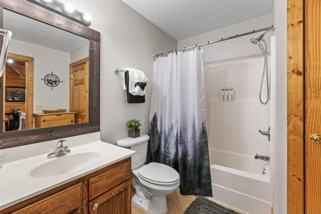 Cozy Cabin In The Smokies!!! Fully Furnished And Complete With Community Indoor And Outdoor Pools And Spas, Game And Fitness Rooms As Well As A Private Hot Tub Pigeon Forge Exterior foto