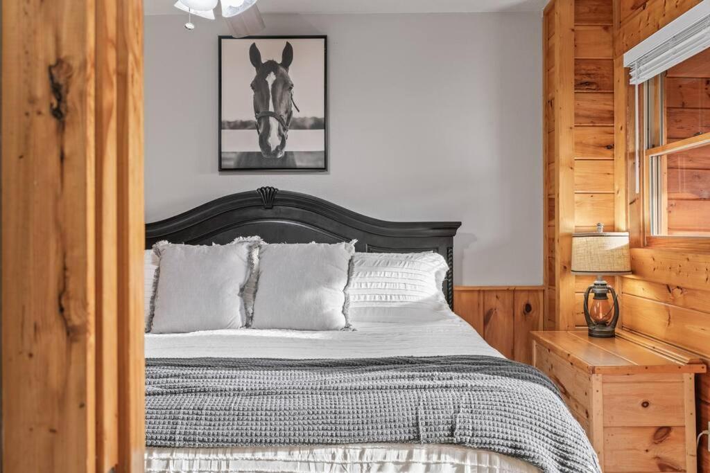 Cozy Cabin In The Smokies!!! Fully Furnished And Complete With Community Indoor And Outdoor Pools And Spas, Game And Fitness Rooms As Well As A Private Hot Tub Pigeon Forge Exterior foto